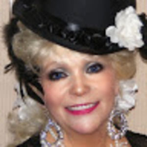 Meet your Posher, Dee